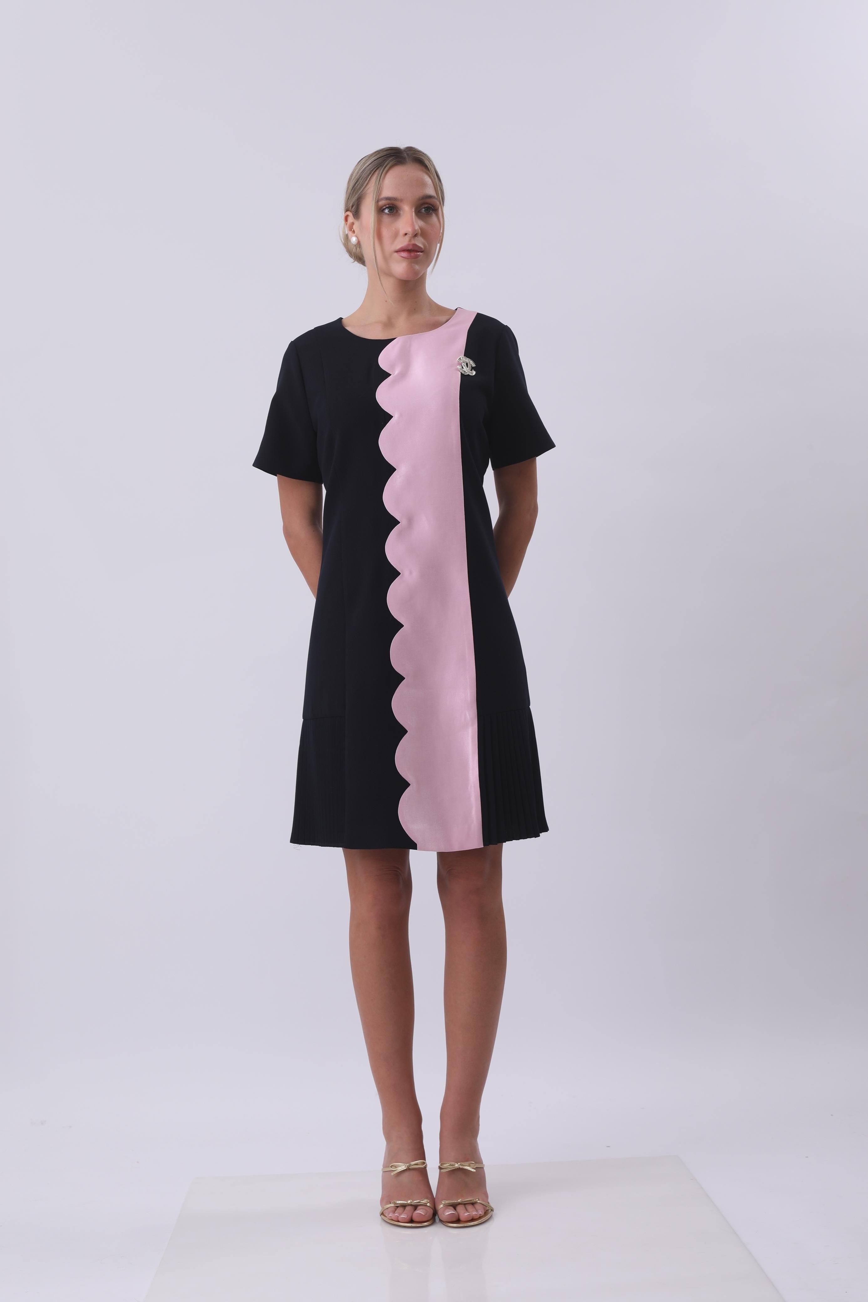 Blush Wave Contrast Midi Dress